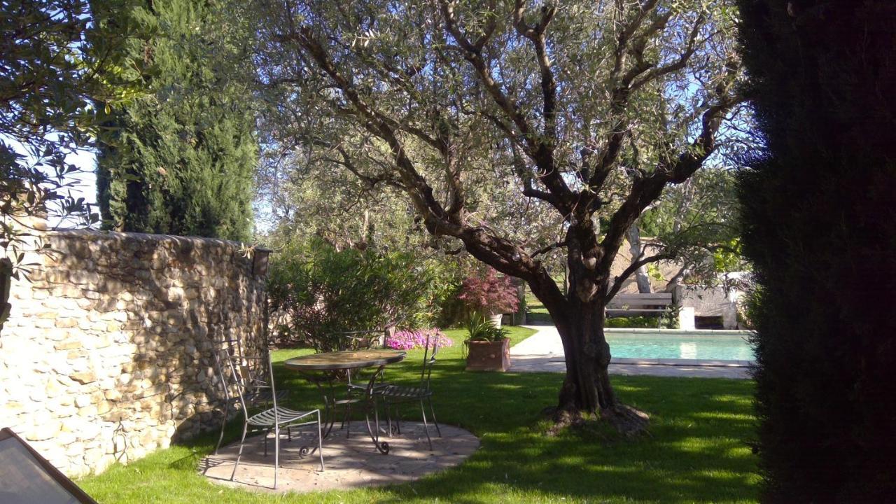 Appartement Sous le figuier... à Buisson Extérieur photo