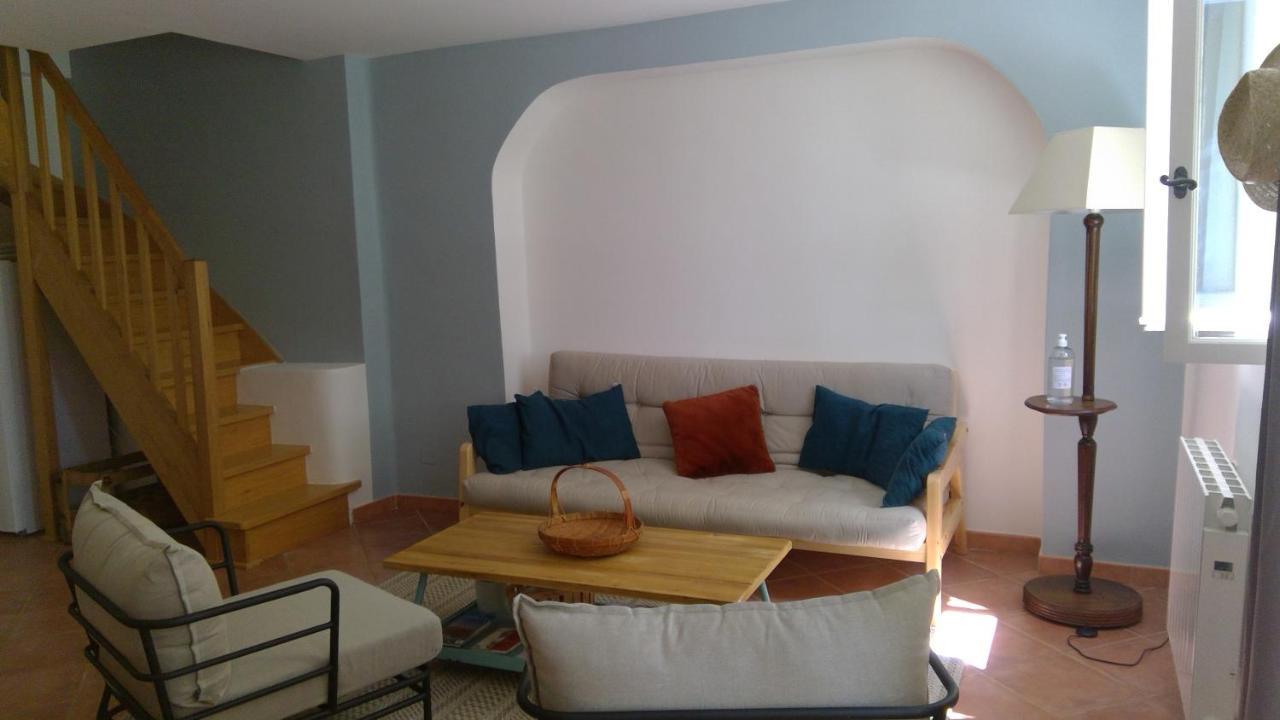 Appartement Sous le figuier... à Buisson Extérieur photo