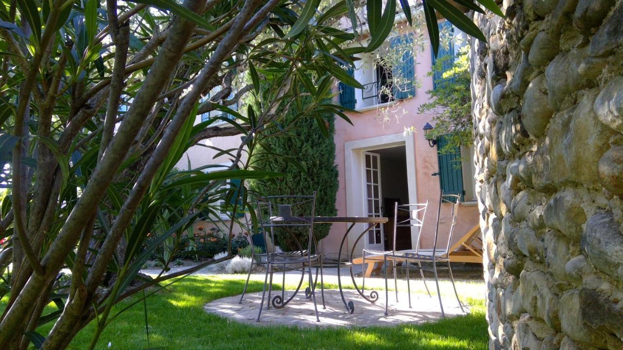 Appartement Sous le figuier... à Buisson Extérieur photo